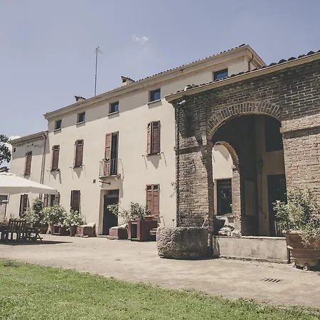 La Luna Nel Pozzo Bed & Breakfast *